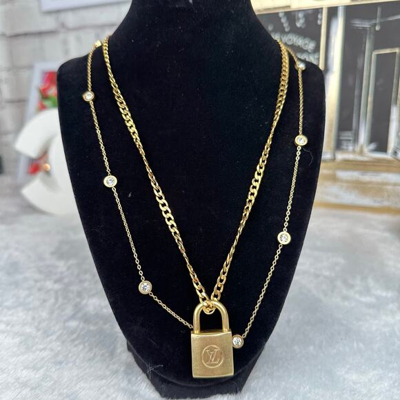 Louis Vuitton Vintage Lock #208 Pendant on chains for Necklace Great gift! - Picture 2 of 6